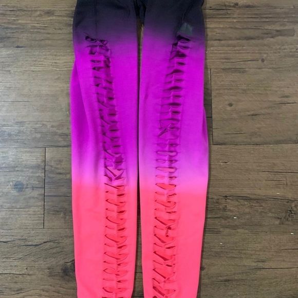 PINK
VS NEON COOL AND COMFY HTF OMBRÉ LEGGINGS M - Picture 7 of 10